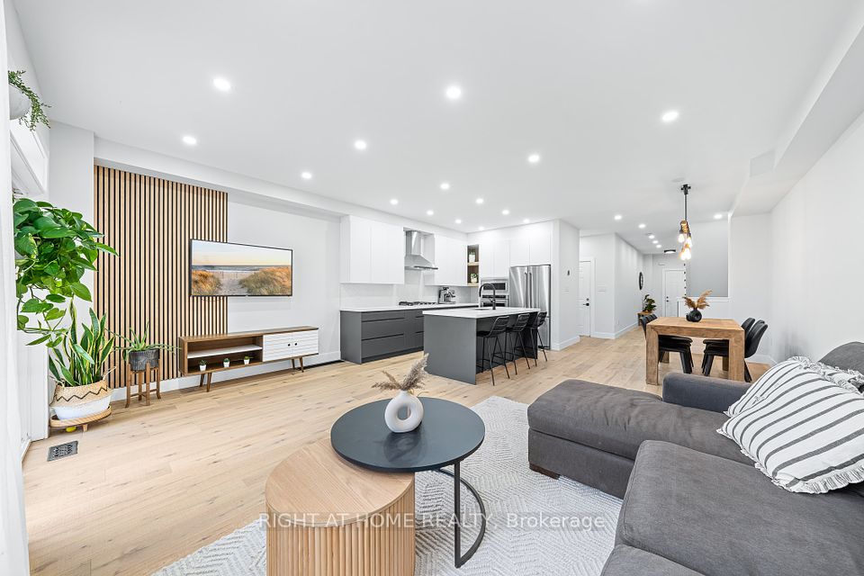 8777 Dufferin