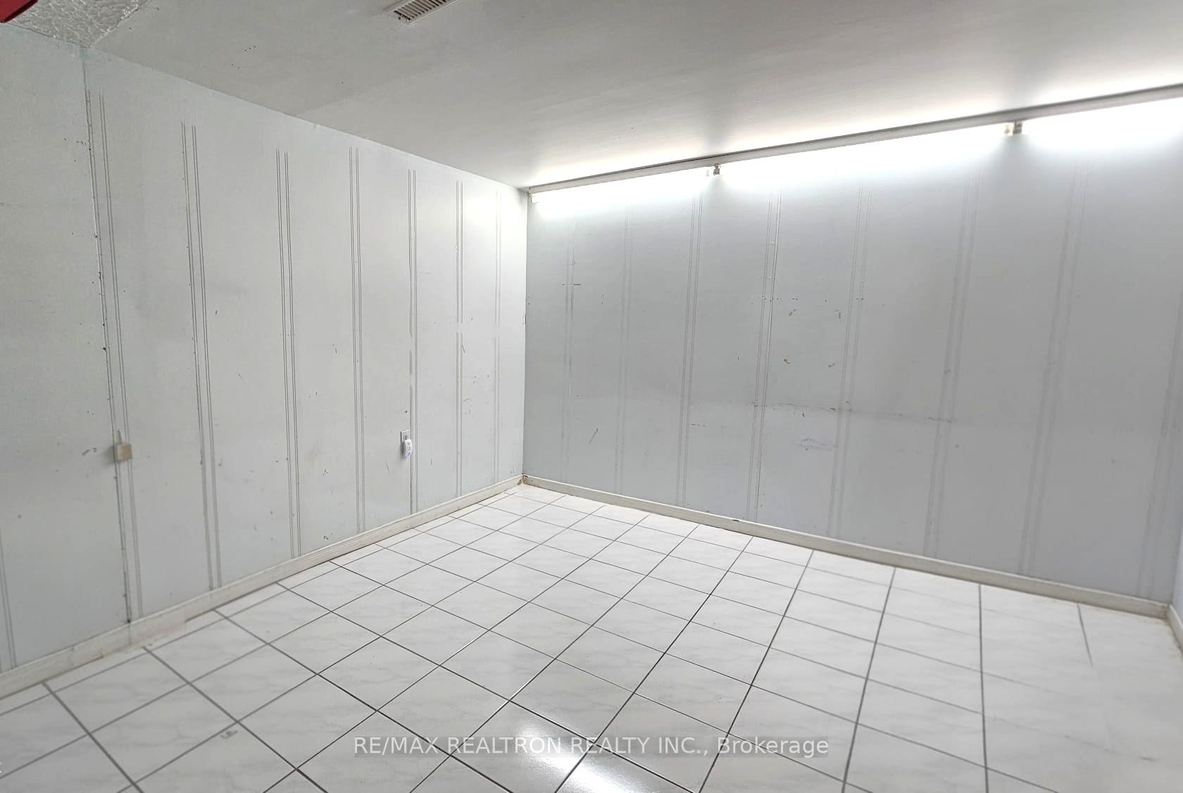 7 Bedrooms Condo at 15 Brimwood, Toronto For sale