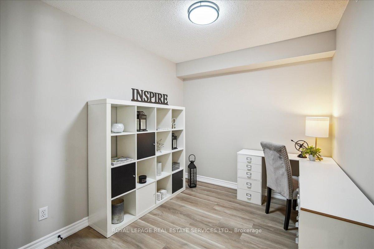 2 Bedrooms Condo at 1440 Bishops, Oakville For sale