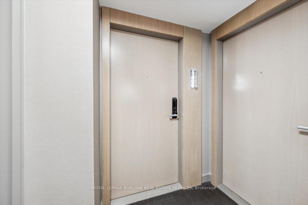 1 Bedroom Condo at 575 Bloor,  Toronto For sale