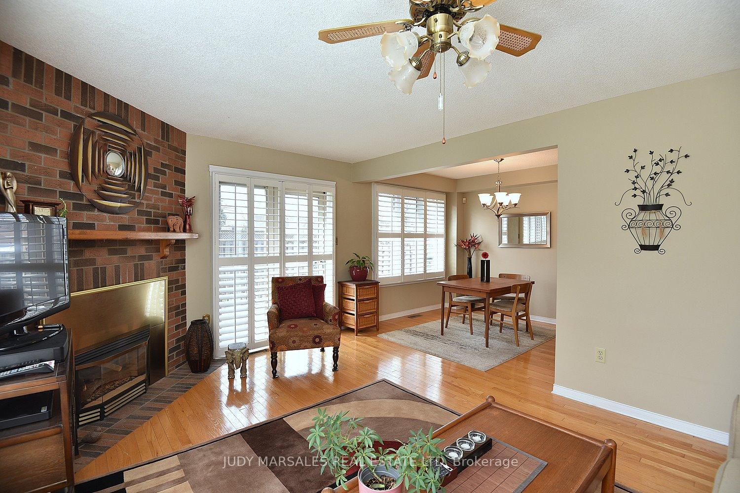 3 Bedrooms Condo at 644 Upper Paradise,  Hamilton For sale