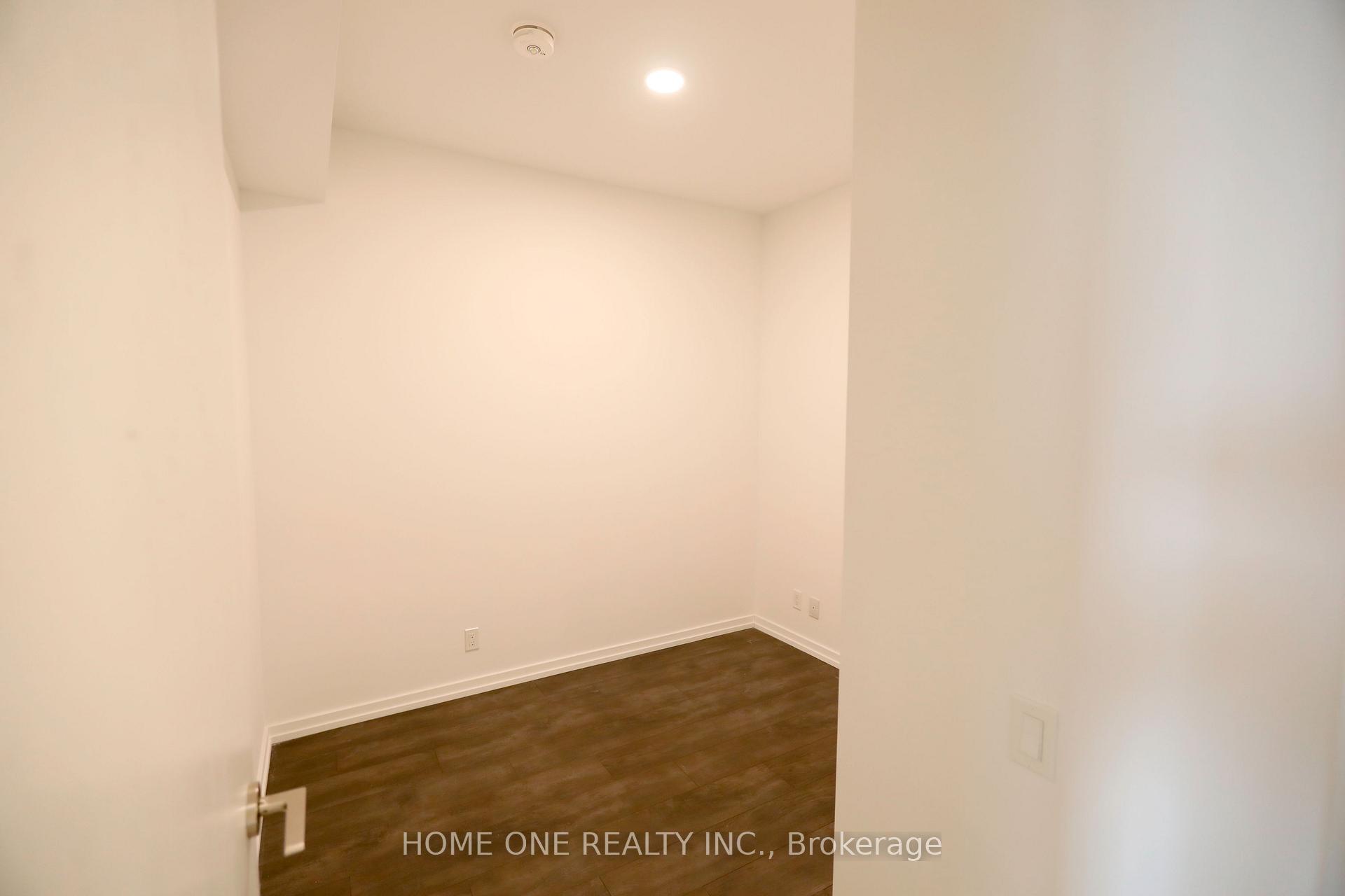 2 Bedrooms Condo at 1000 Portage,  Vaughan For sale