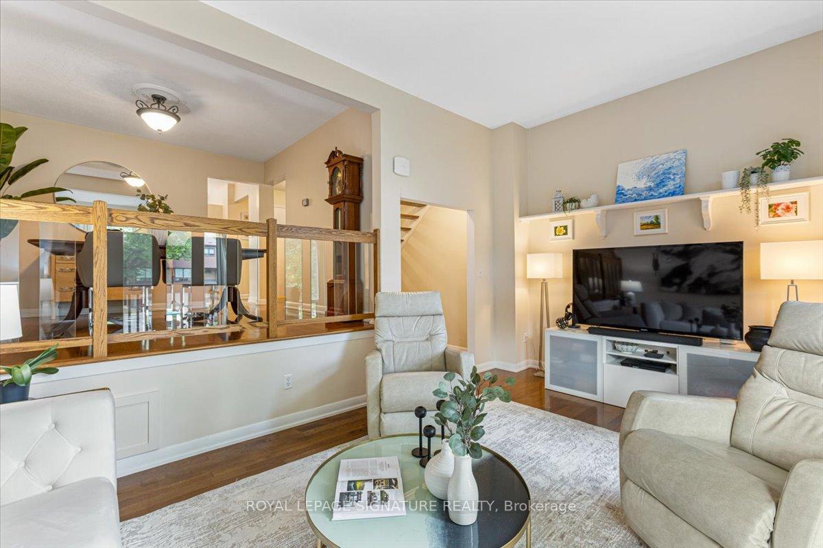 3 Bedrooms Condo at 86 Wagon Trailway, Toronto For sale