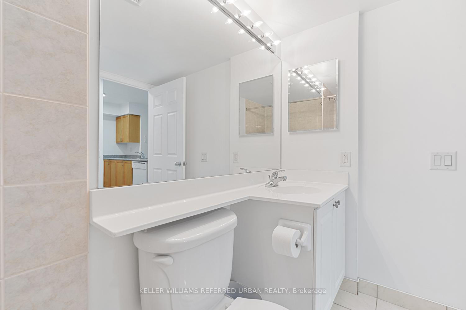 1 Bedroom Condo at 155 Beecroft, Toronto For sale