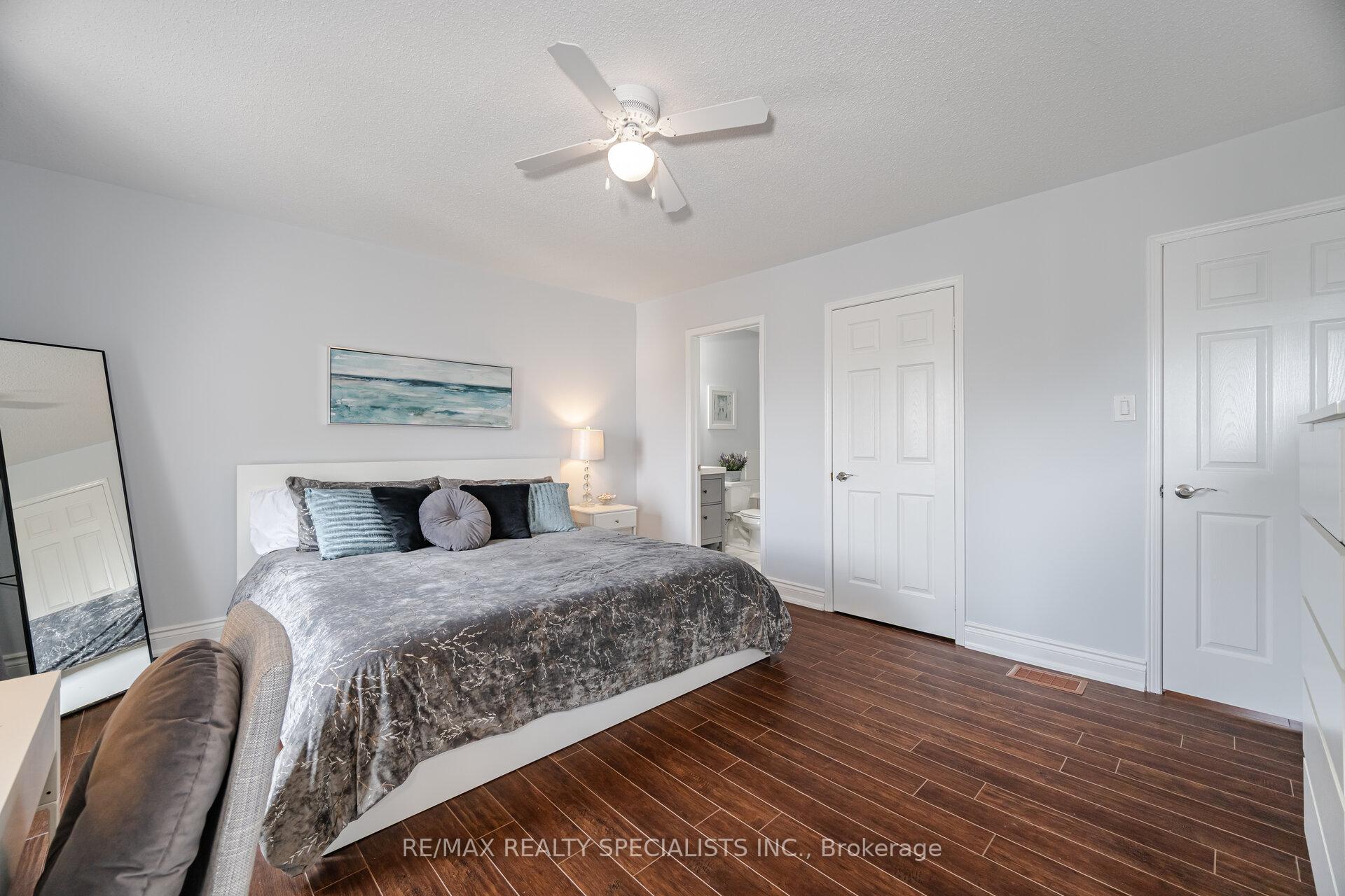 2 Bedrooms Condo at 2341 Parkhaven, Oakville For sale