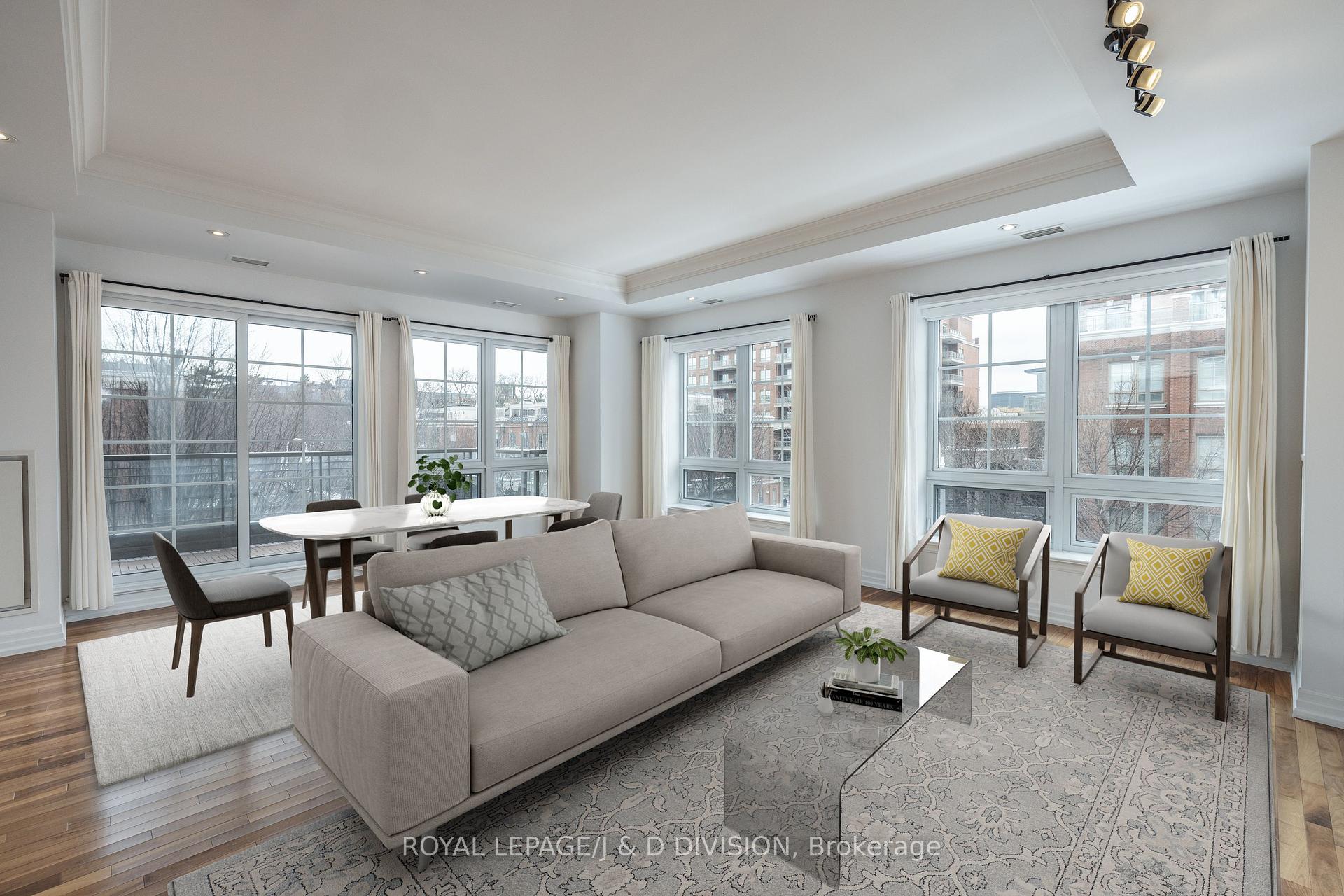 2 Bedrooms Condo at 20 Burkebrook,  Toronto For sale