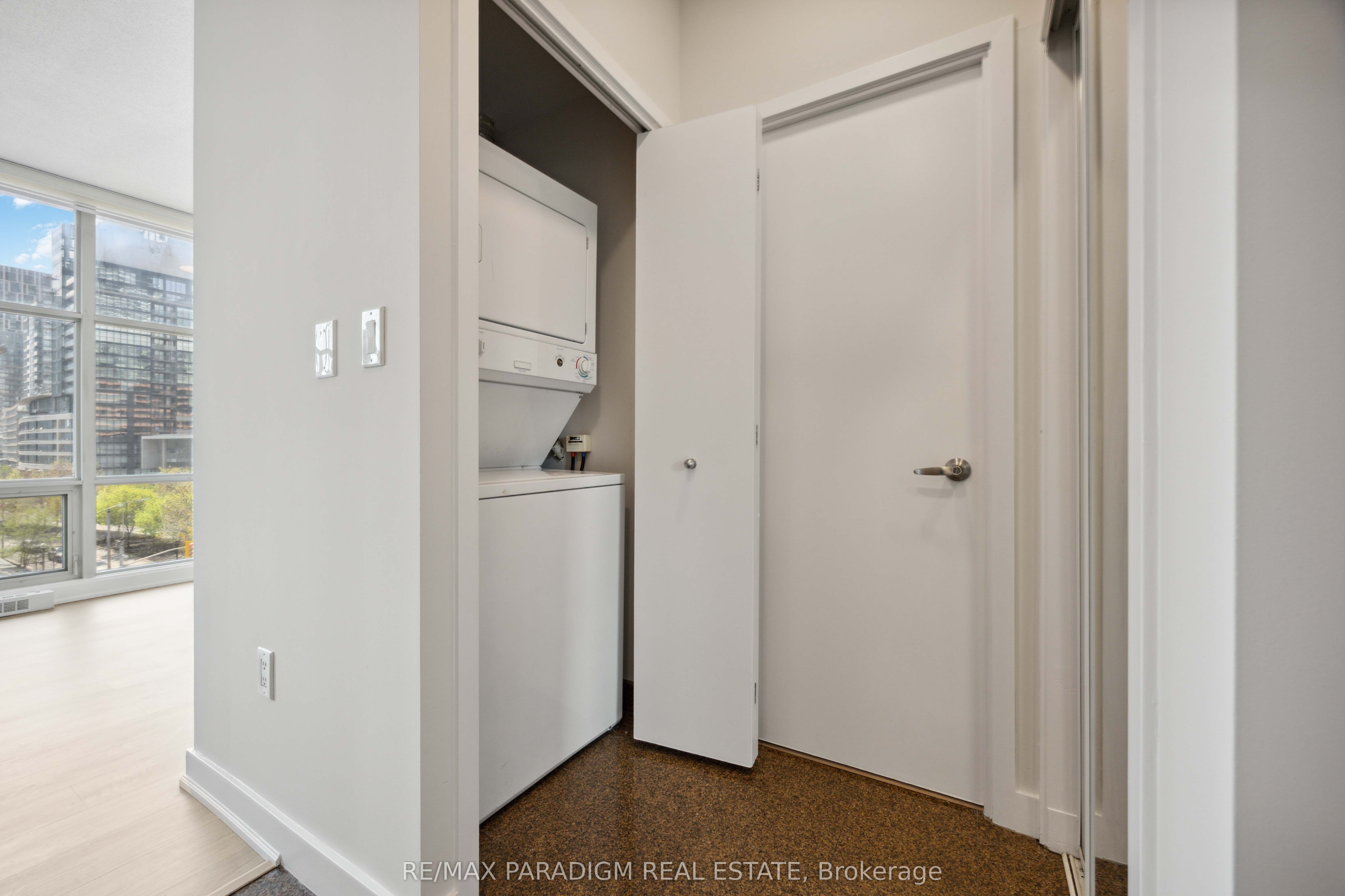 9 Spadina Avenue, #611