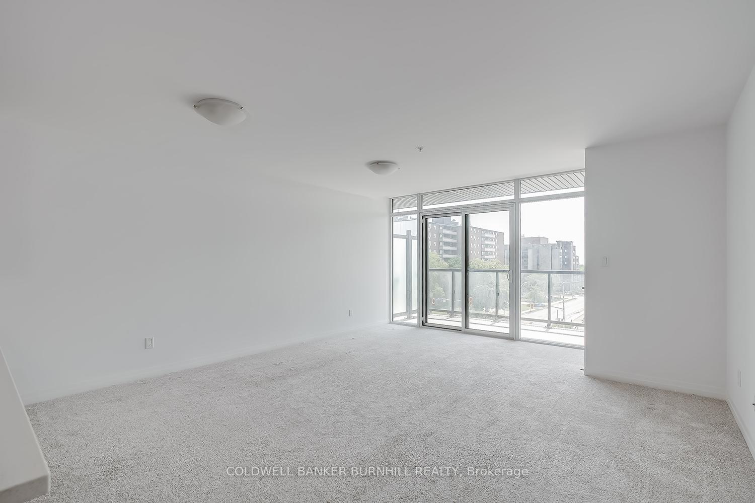 2 Bedrooms Condo at 5 Hamilton, Hamilton For sale
