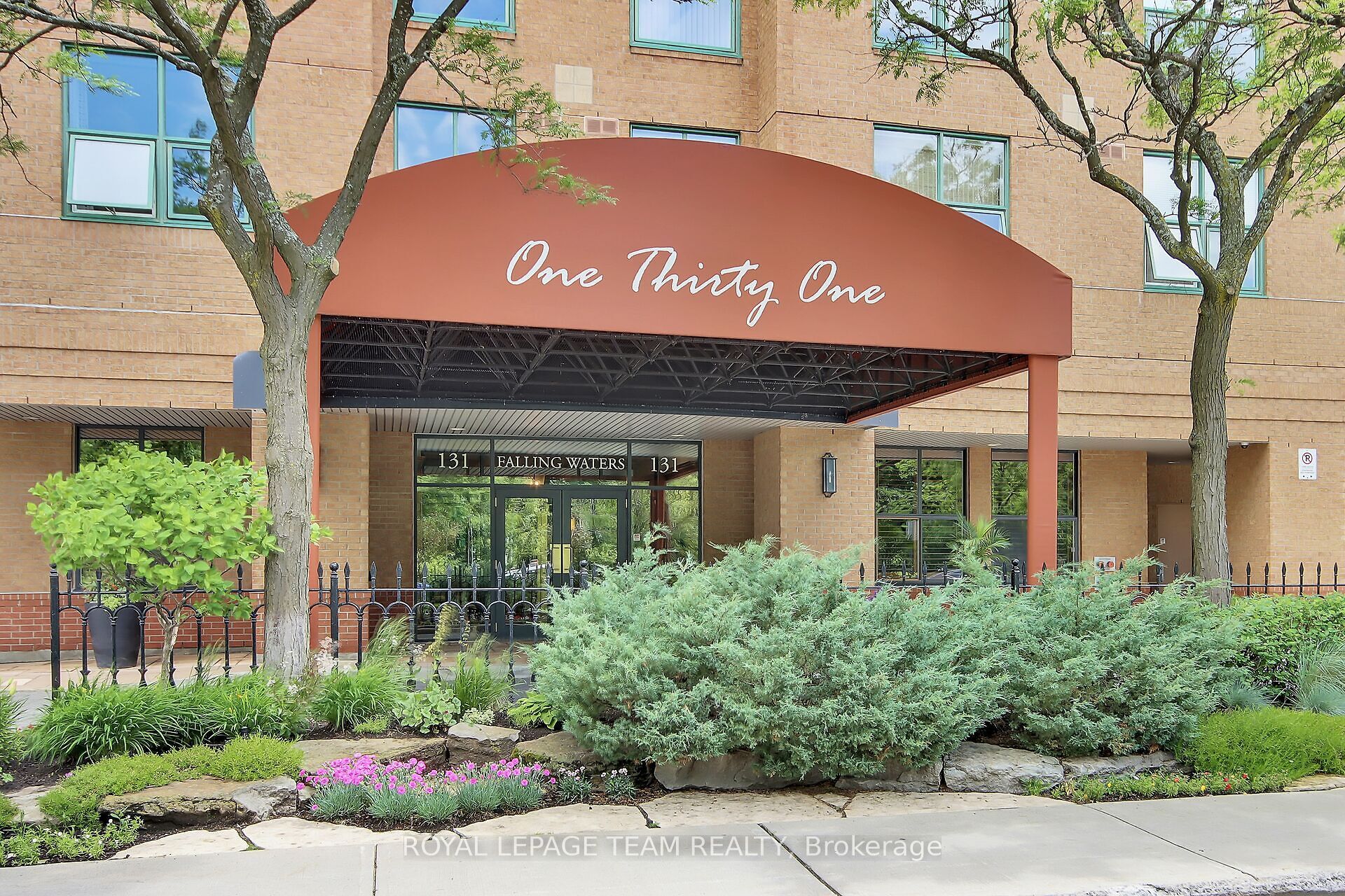131 Wurtemburg Street, #804