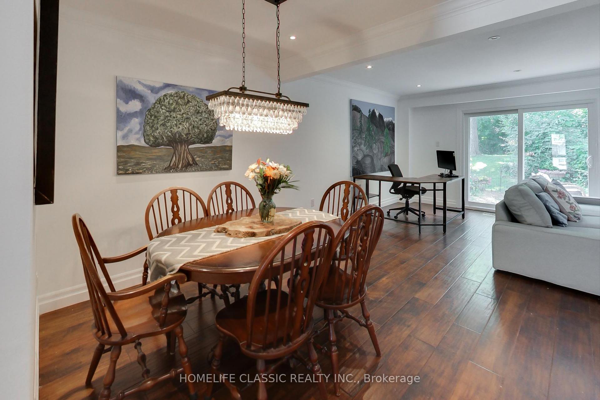 4 Bedrooms Condo at 108 Wild Briarway, Toronto For sale