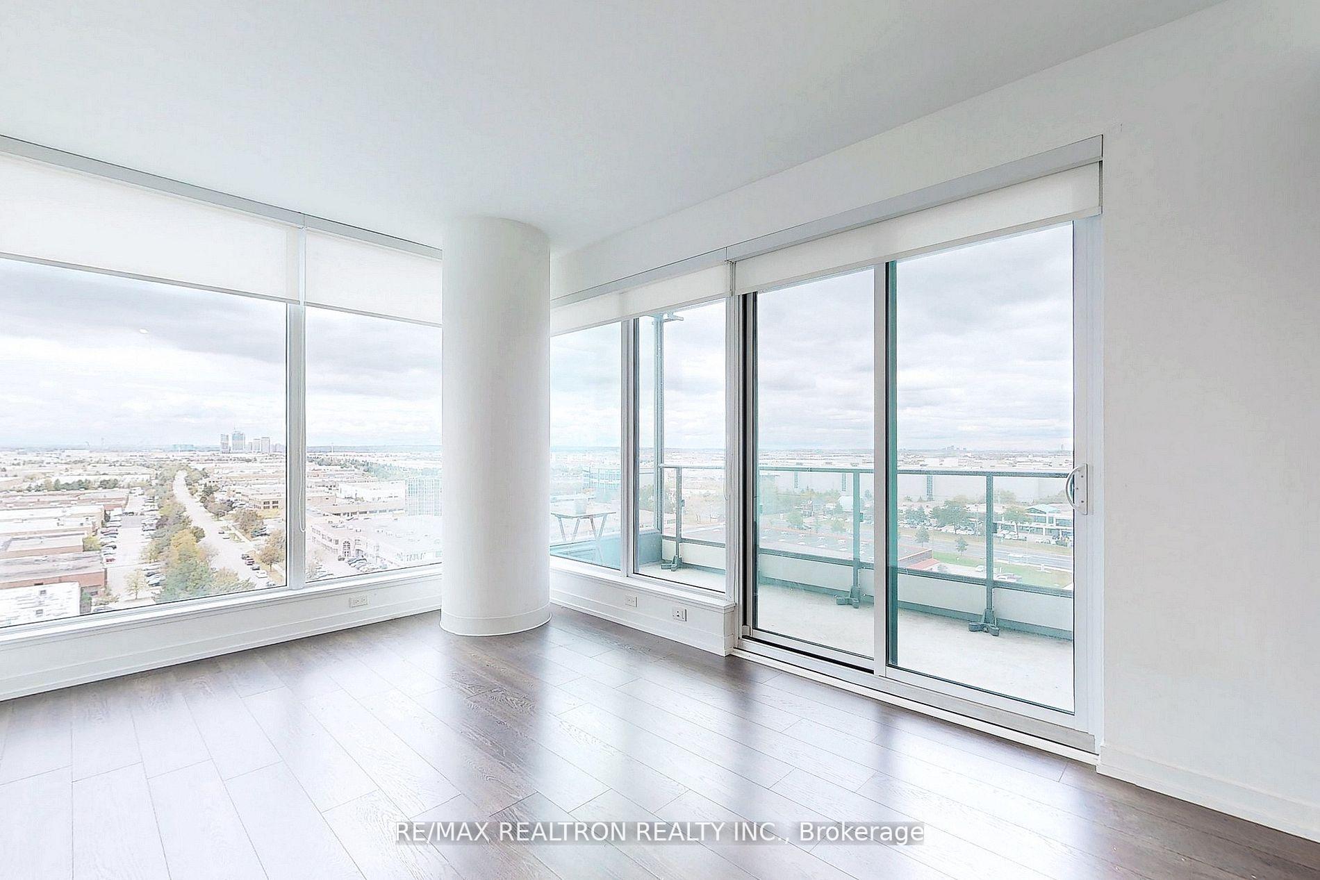 2 Bedrooms Condo at 950 Portage, Vaughan For sale