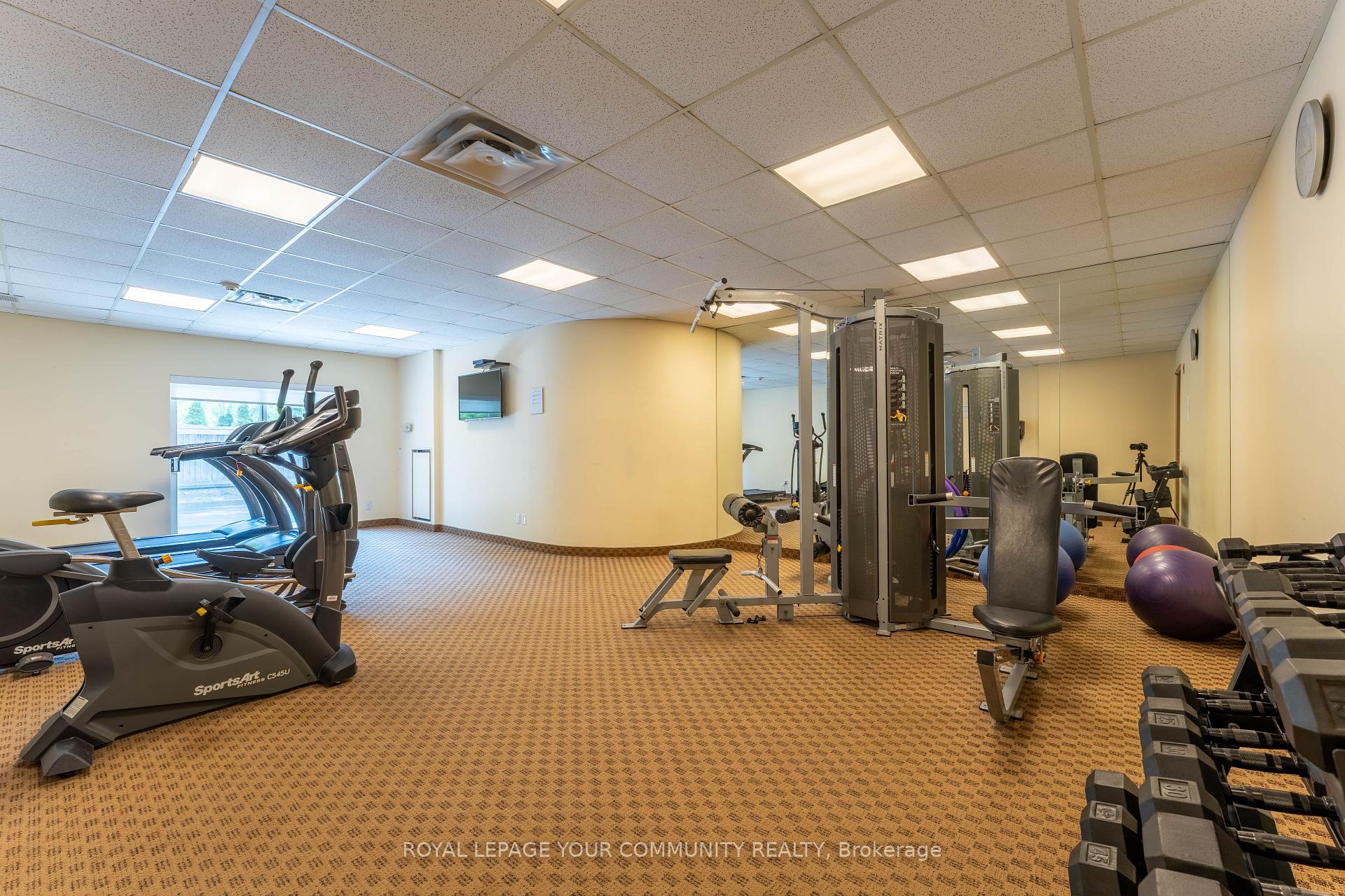 3 Bedrooms Condo at 1 Maison Parc, Vaughan For sale