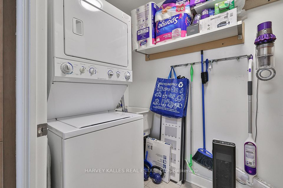 12 Rean Drive 811