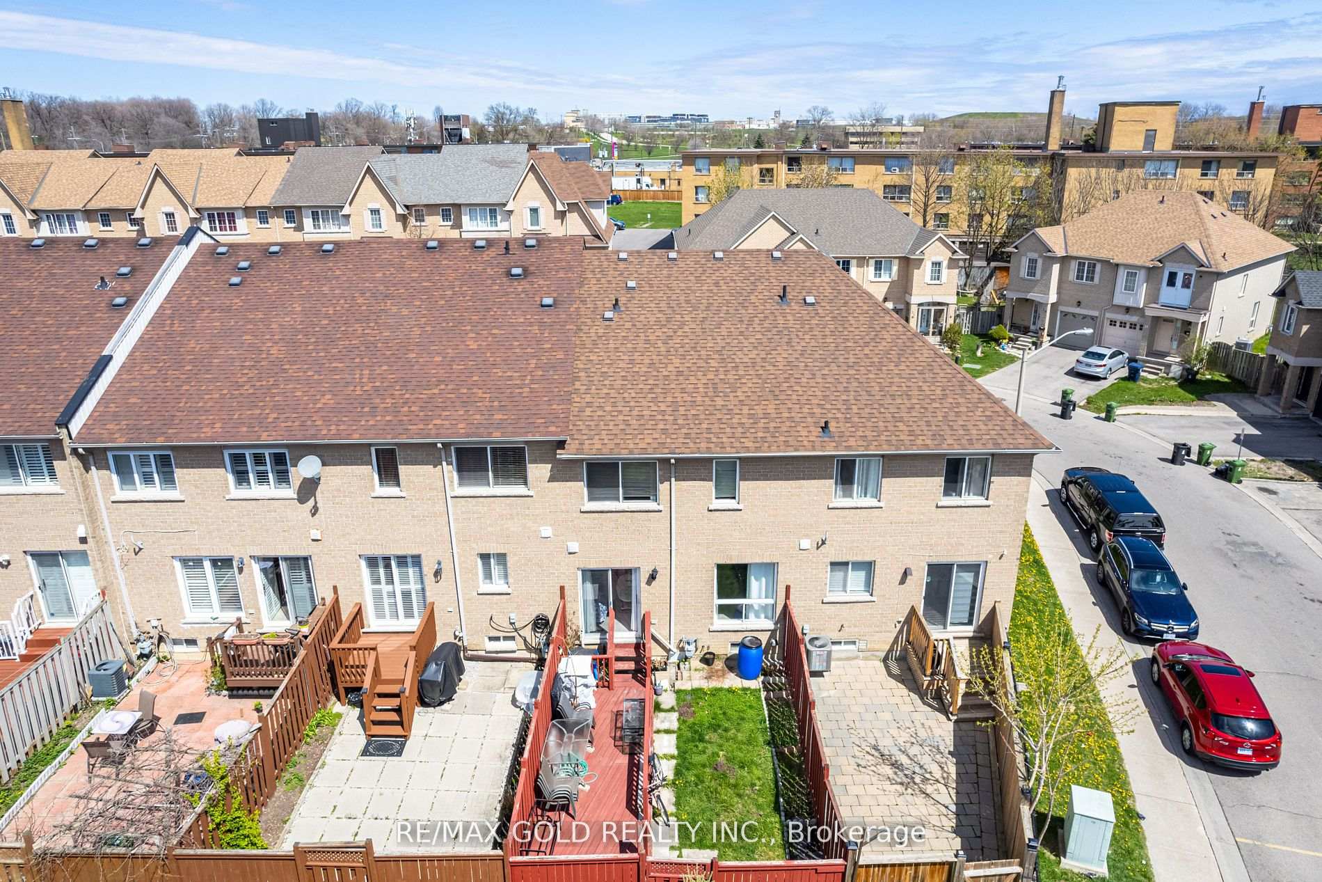 5 Bedrooms Condo at 24 Norman Wesley,  Toronto For sale