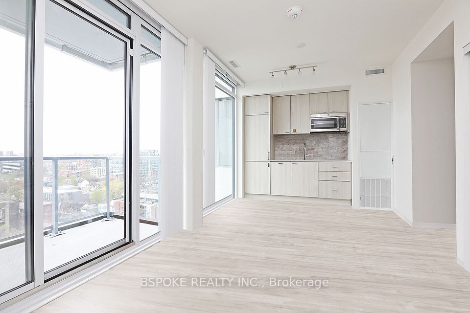 27 Bathurst