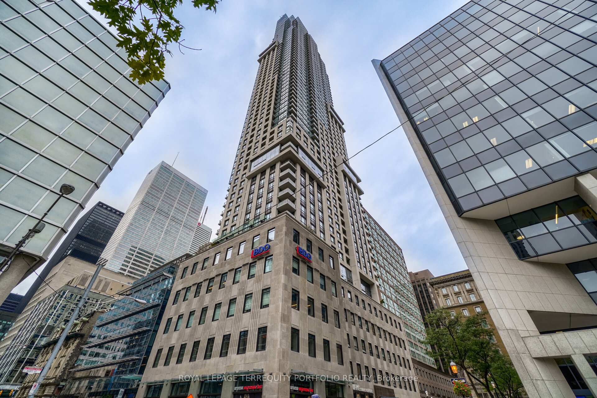 3 Bedrooms Condo at 88 Scott, Toronto For sale