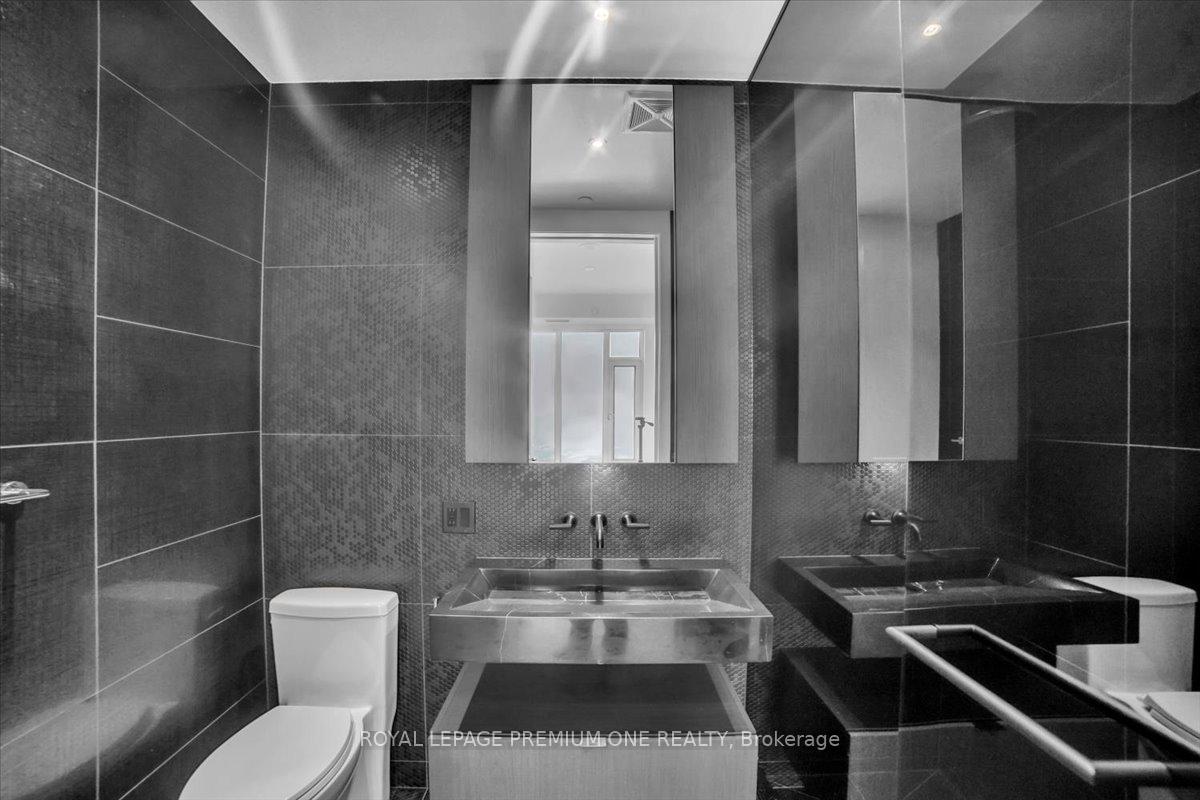 2 Bedrooms Condo at 11 Yorkville, Toronto For sale