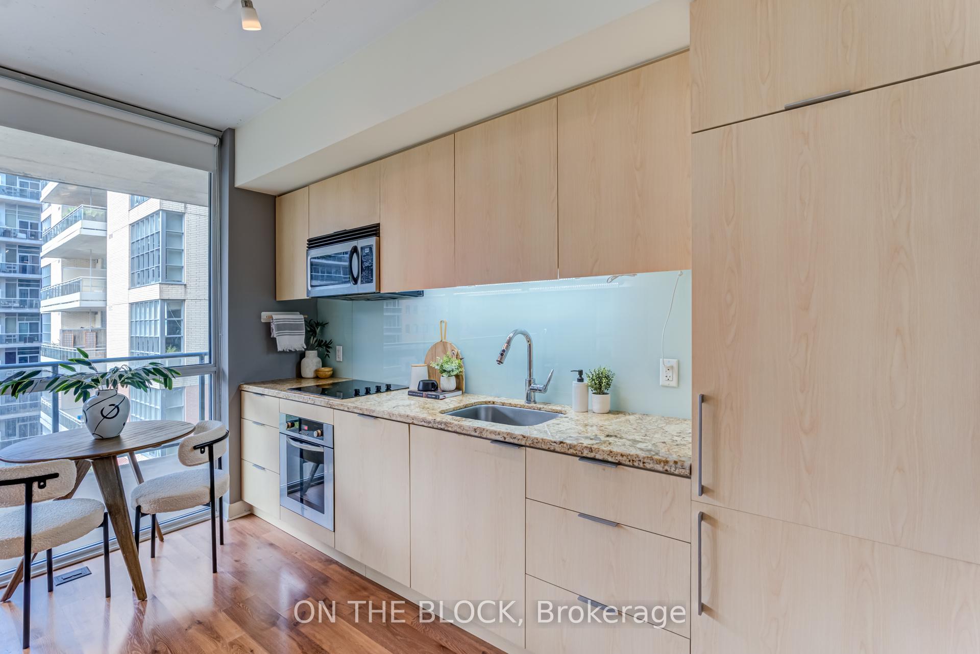 1 Bedroom Condo at 478 King,  Toronto For sale