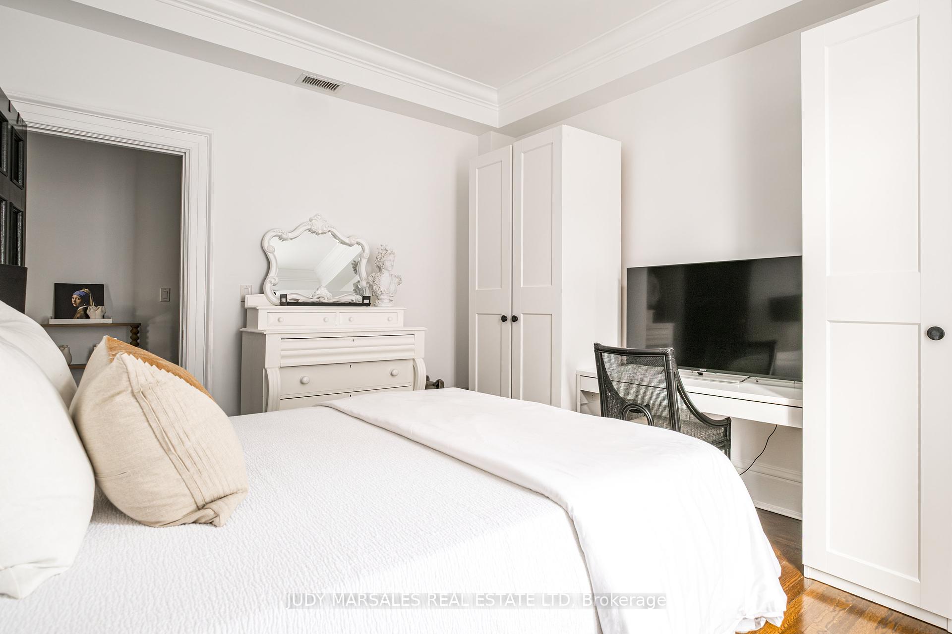2 Bedrooms Condo at 86 Herkimer,  Hamilton For sale