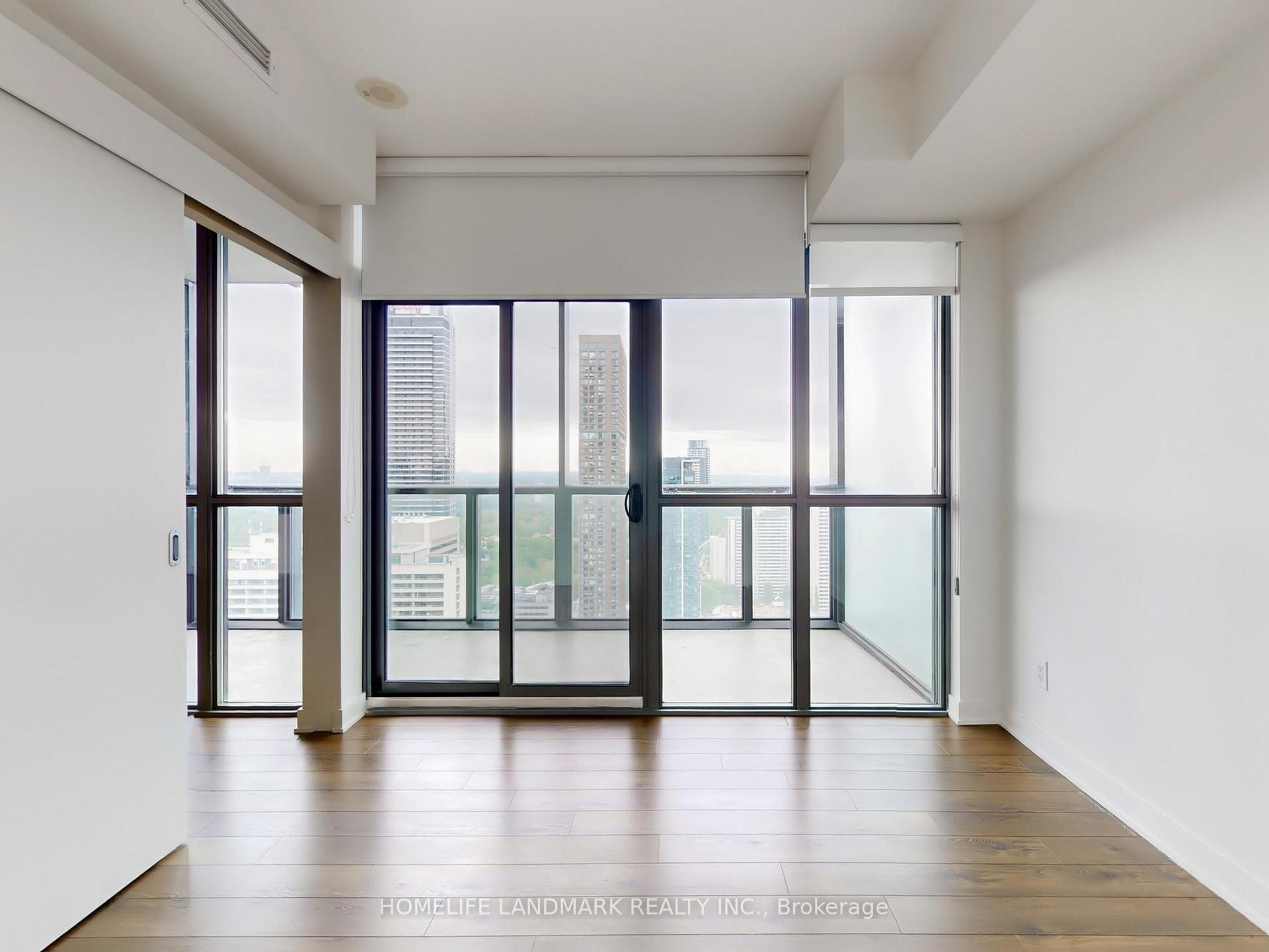 3 Bedrooms Condo at 110 Charles, Toronto For sale