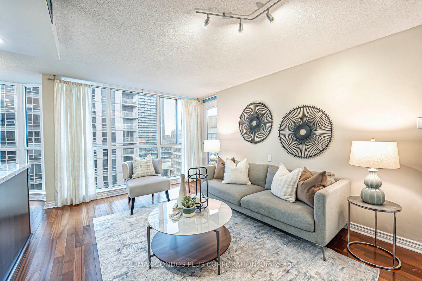 2 Bedrooms Condo at 736 Bay, Toronto For sale