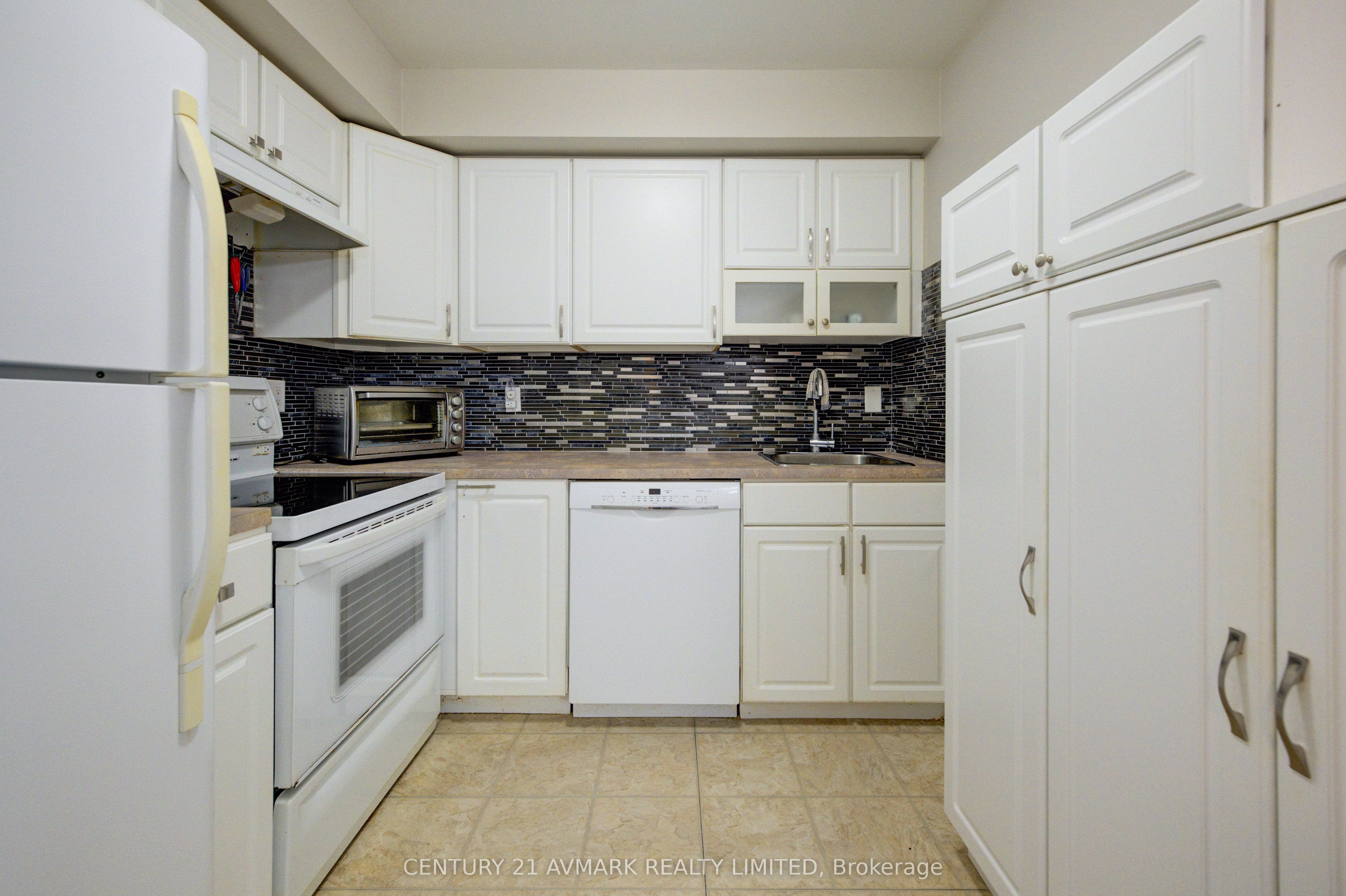 78 Roehampton Avenue, #205