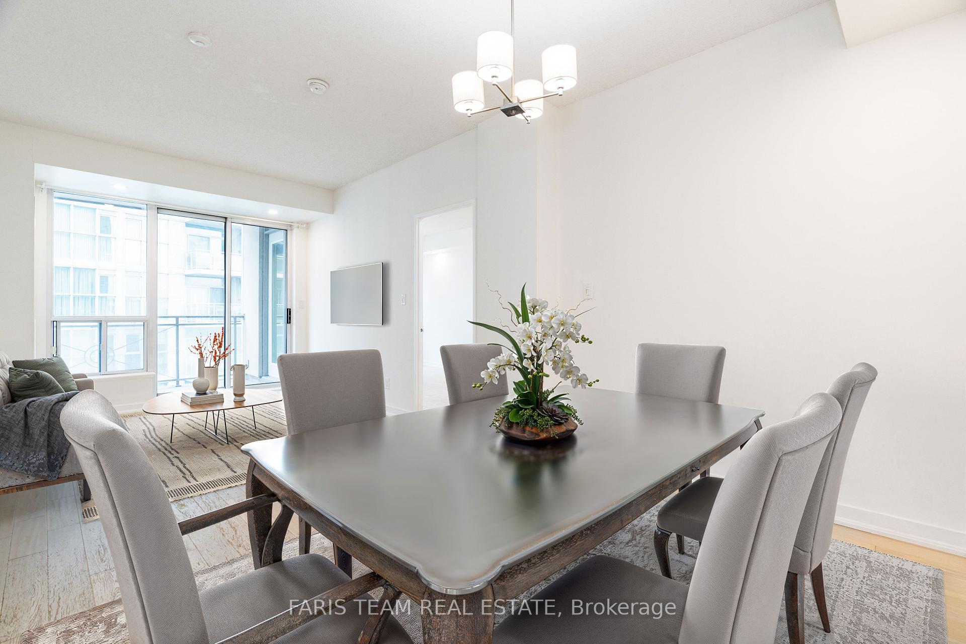 2 Bedrooms Condo at 88 Palace Pier,  Toronto For sale