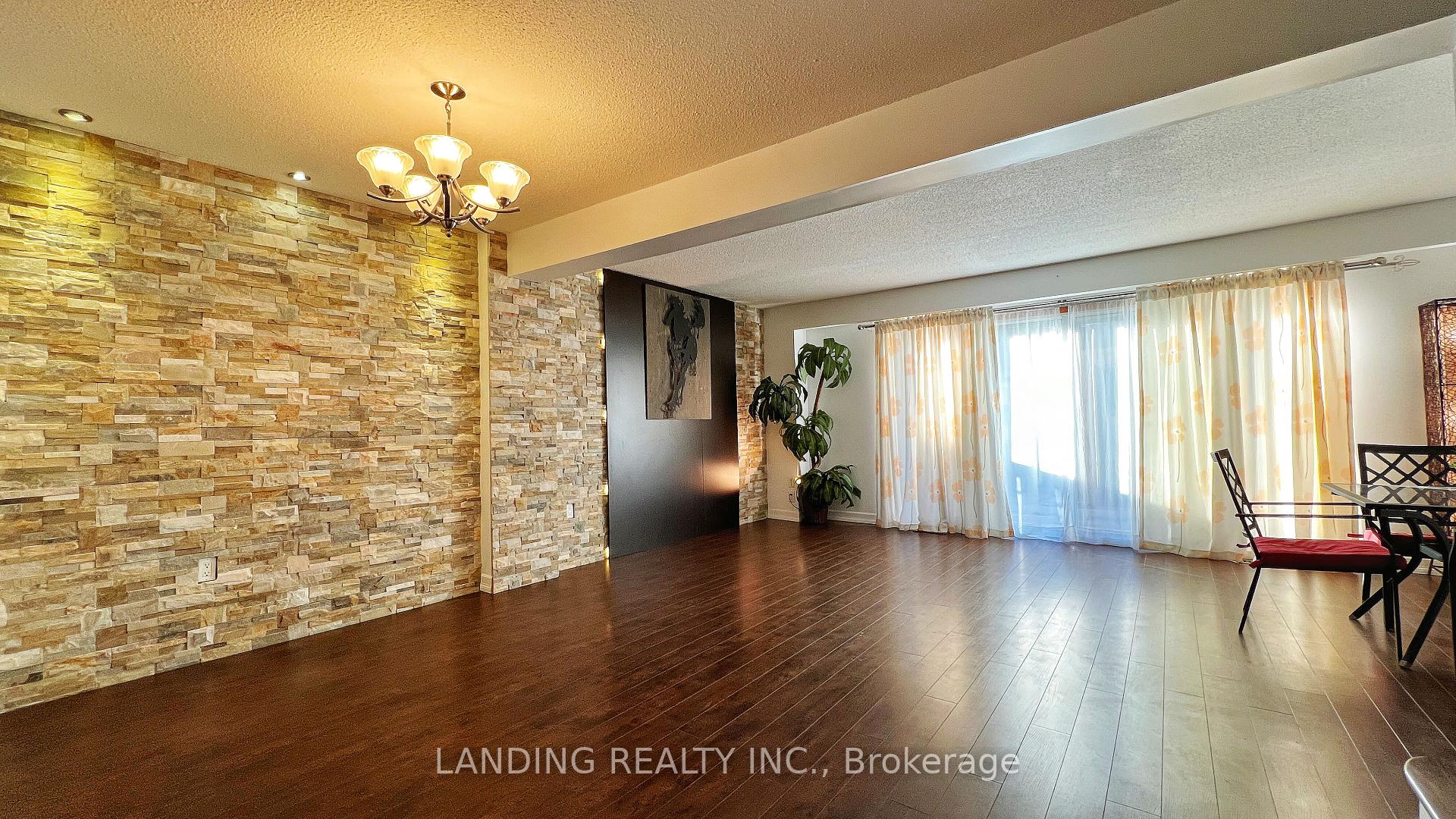 4 Bedrooms Condo at 22 KING HENRY’S, Toronto For sale