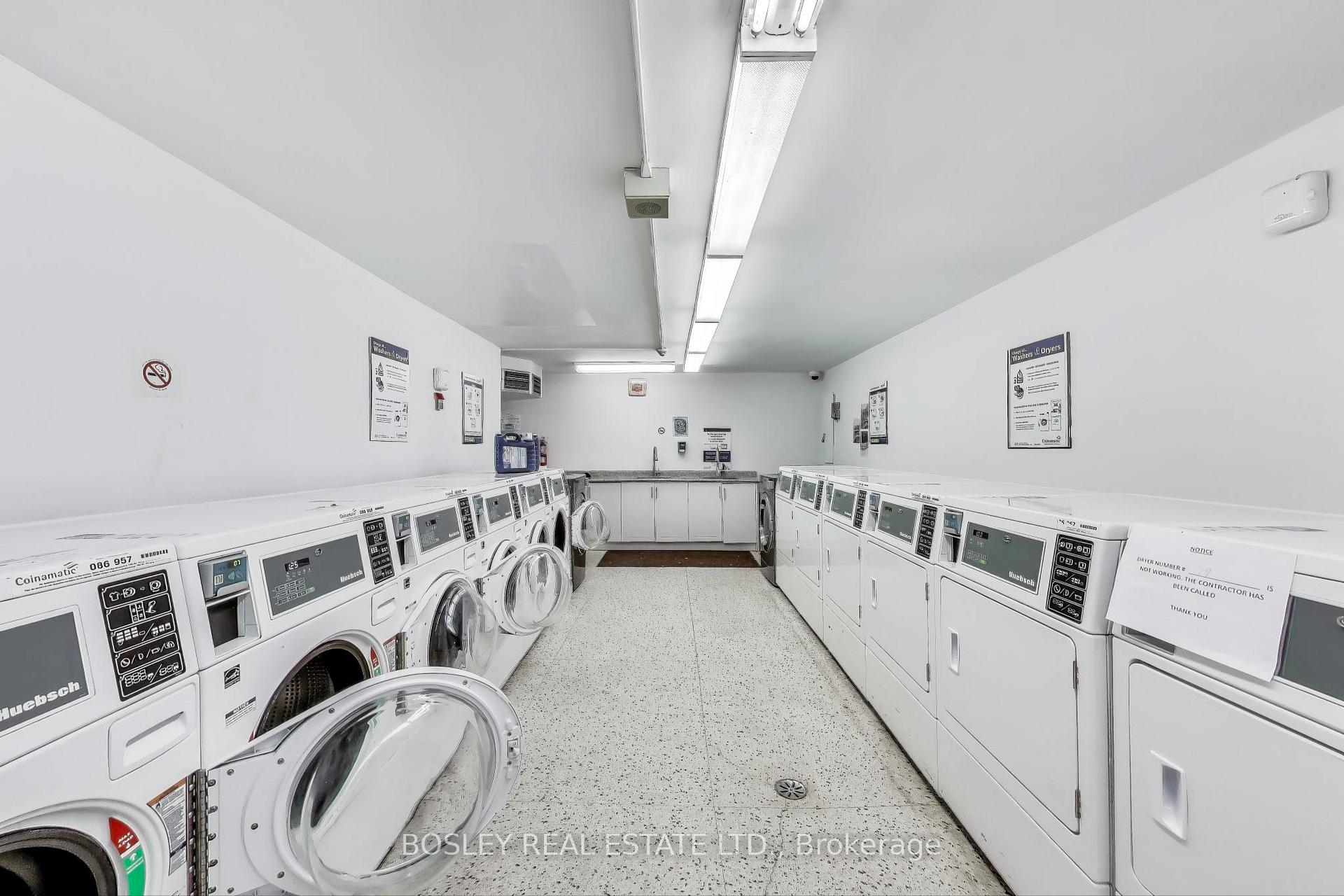 2 Bedrooms Condo at 10 Parkway Forest, Toronto For sale