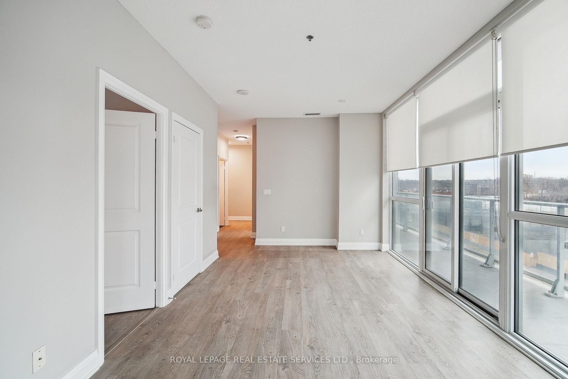 2 Bedrooms Condo at 65 Speers,  Oakville For sale