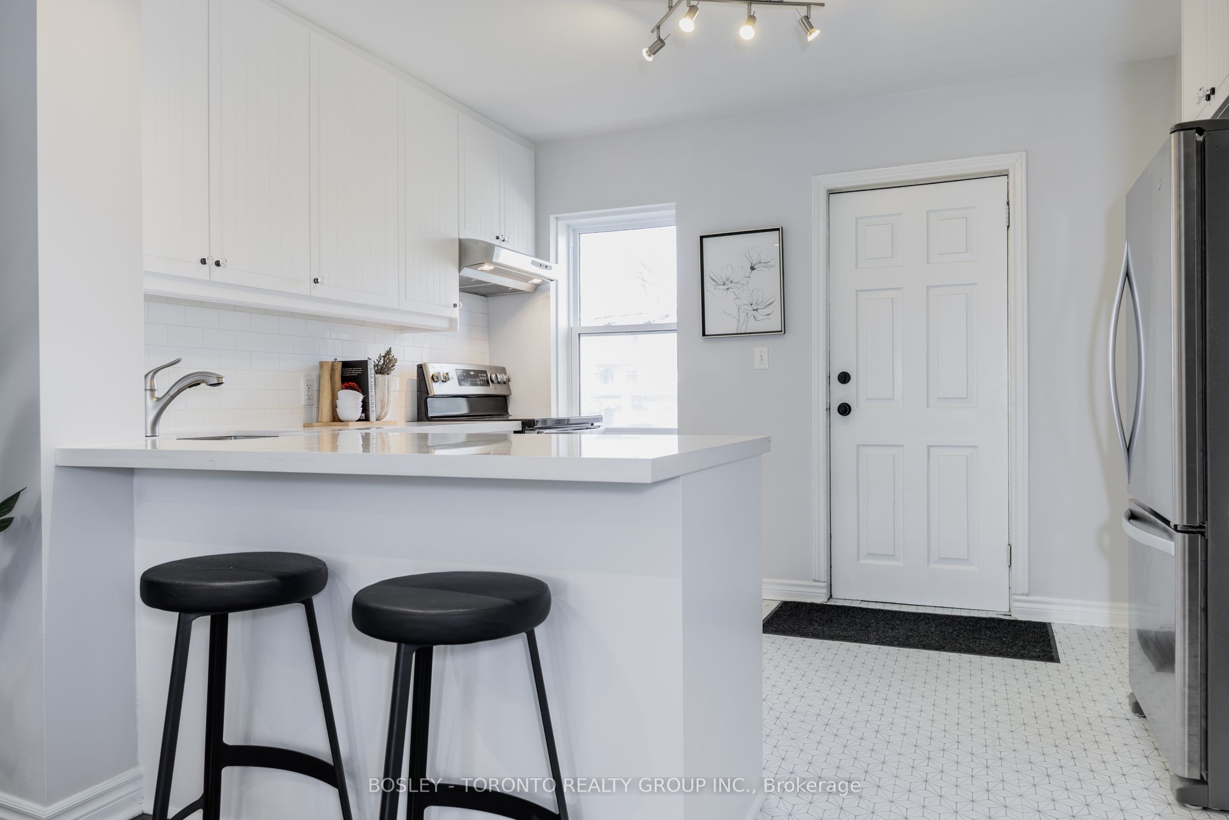 26 Rushbrooke Avenue, Toronto, ON M4M 3A9