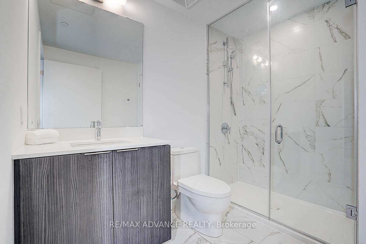 2 Bedrooms Condo at 7 Golden Lion, Toronto For sale