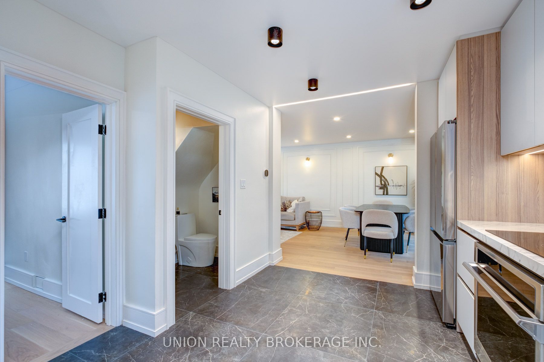 22 Cliffcrest Drive