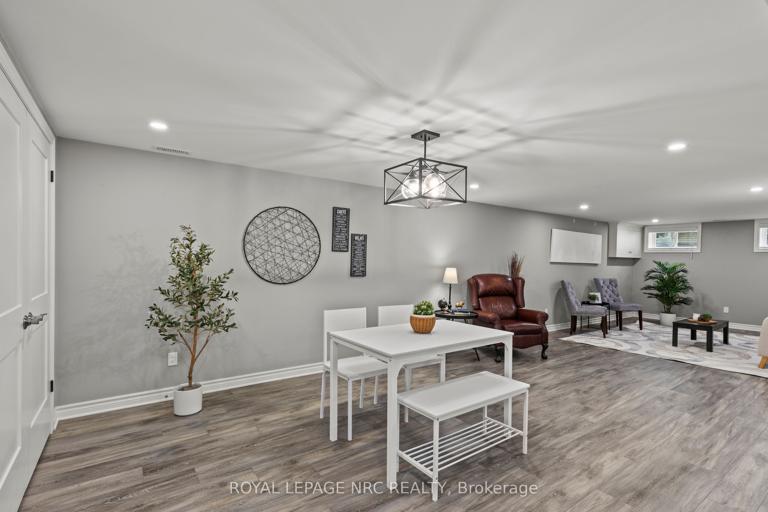 10 Whiteoak Drive