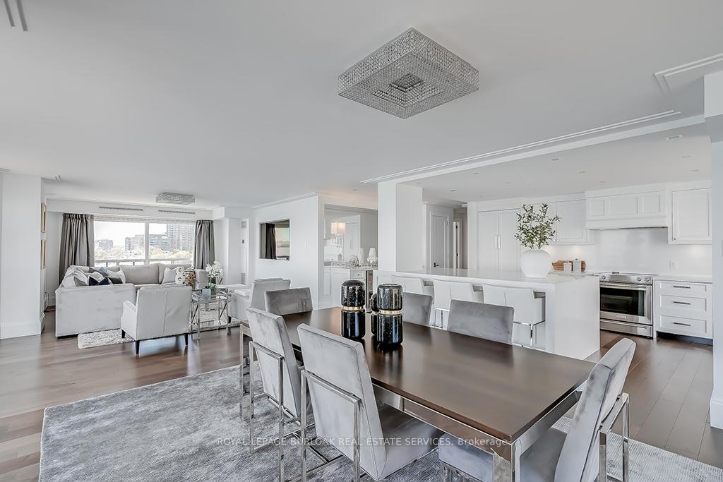 2 Bedrooms Condo at 2190 Lakeshore, Burlington For sale