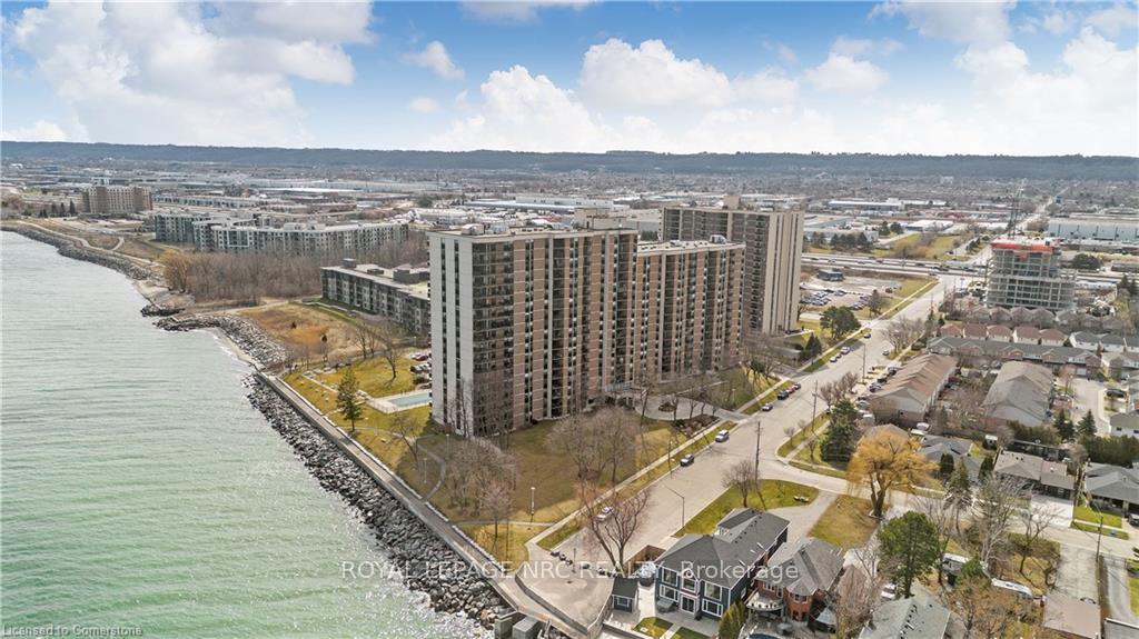 2 Bedrooms Condo at 500 GREEN,  Hamilton For sale