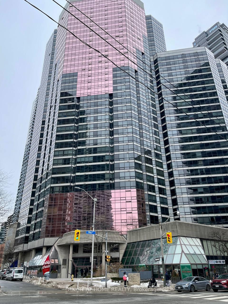 2 Bedrooms Condo at 1001 Bay, Toronto For sale