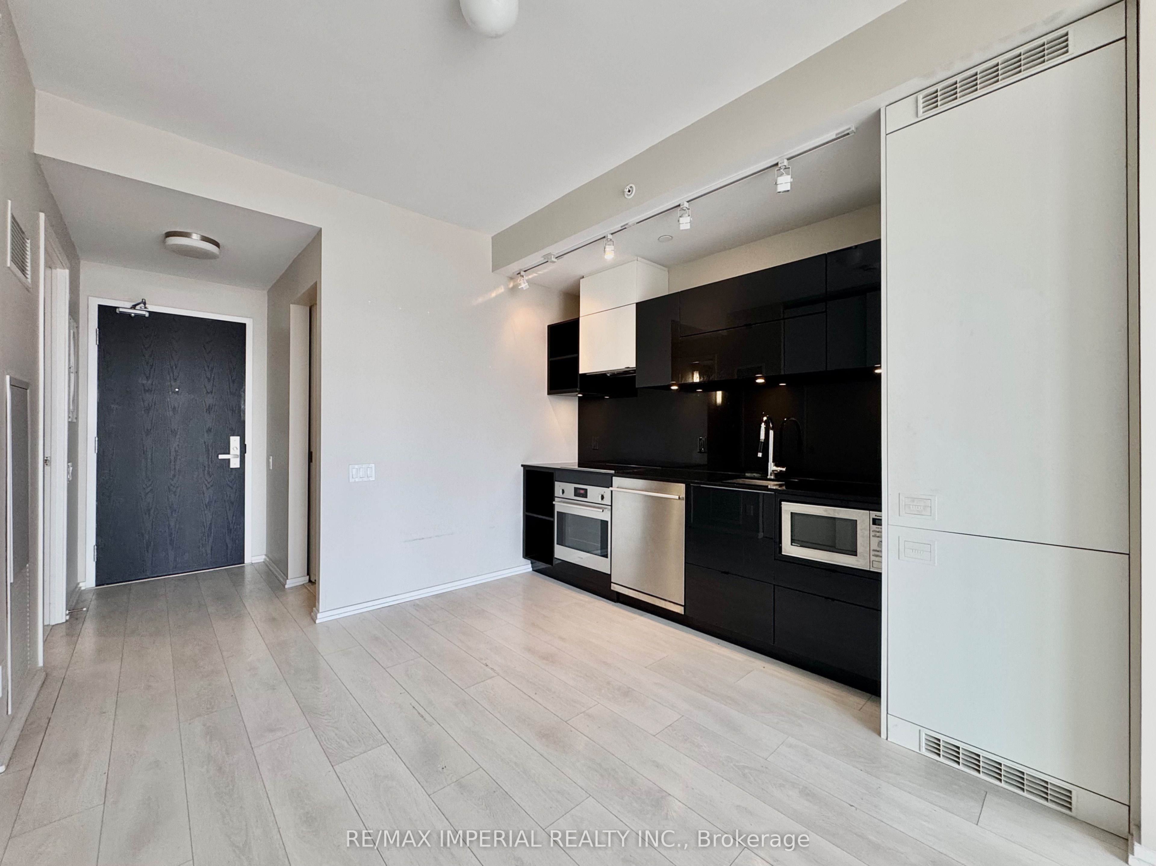 125 Peter Street, #1203
