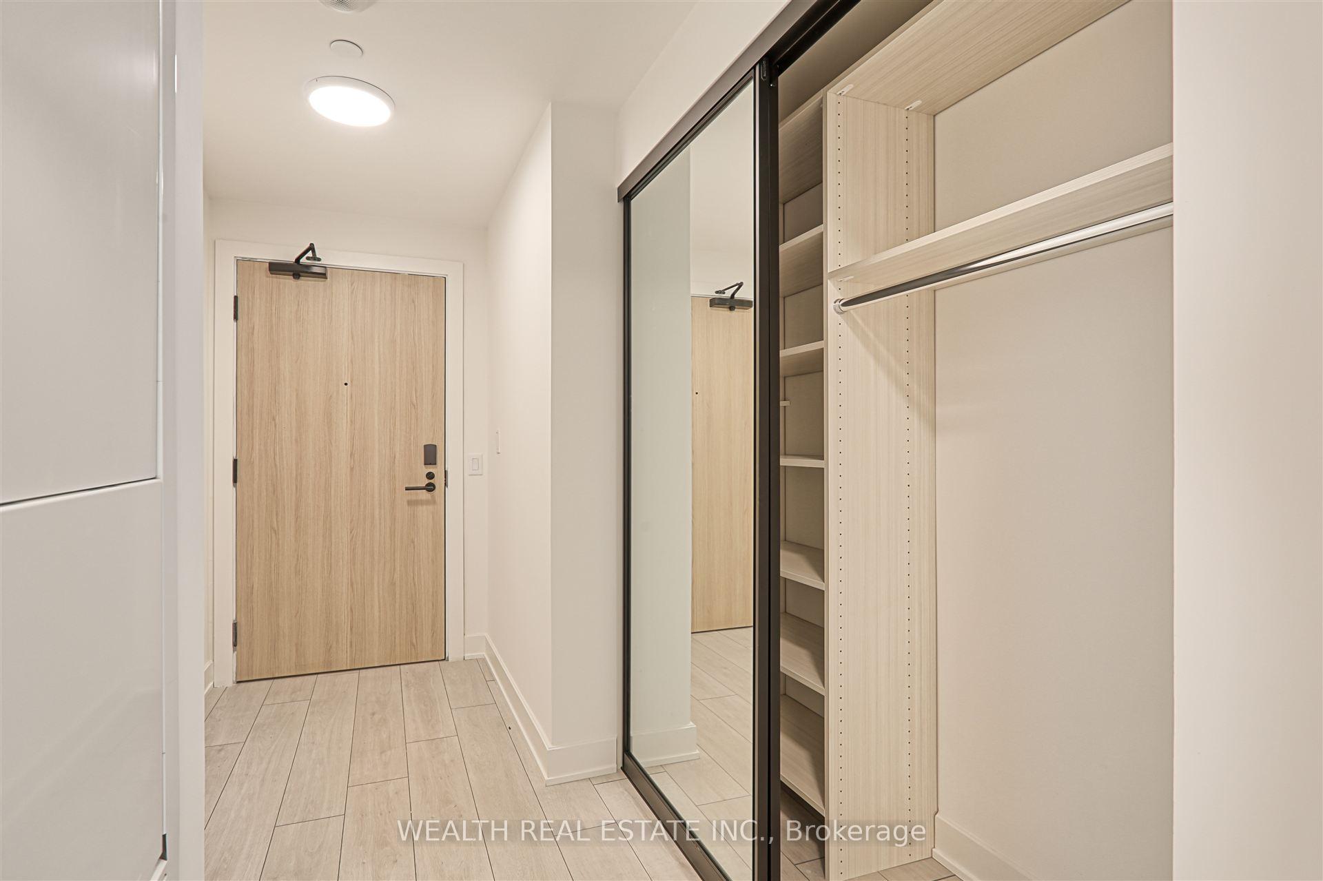 3 Bedrooms Condo at 35 Mercer,  Toronto For sale