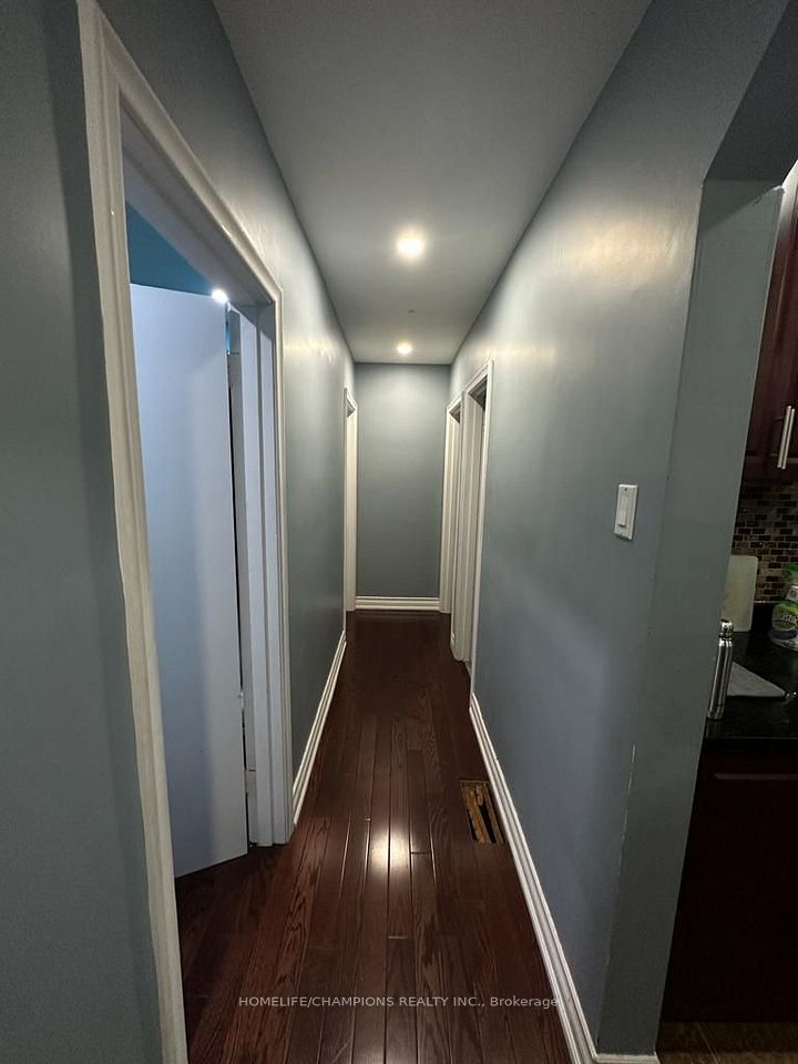 18 Bergen Road, Toronto, ON M1P 1R9