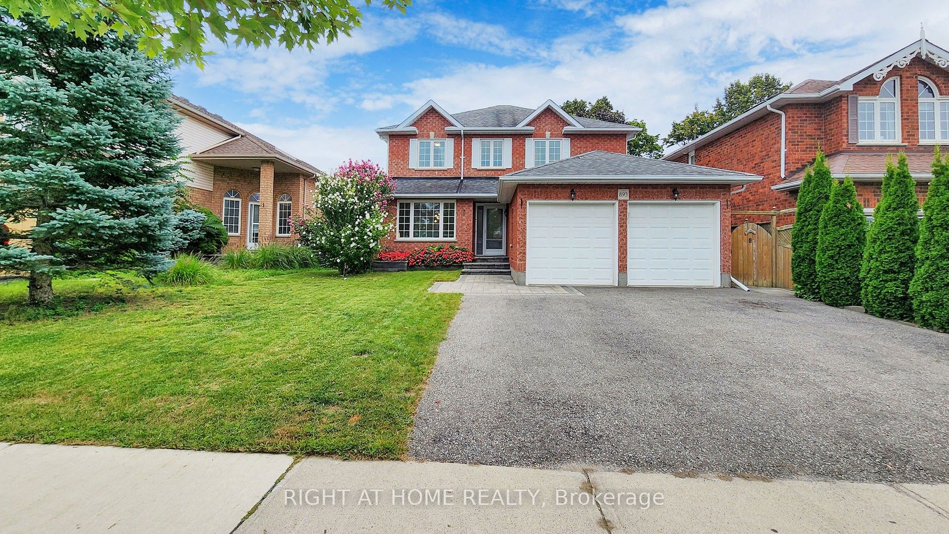 893 Sundance Circle, Oshawa, ON L1J 8P1