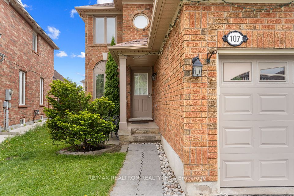 107 Narrow Valley Crescent, Brampton, ON L6R 2M5
