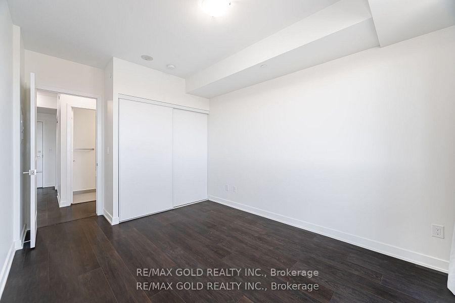 2 Bedrooms Condo at 4633 Glen Erin, Mississauga For sale