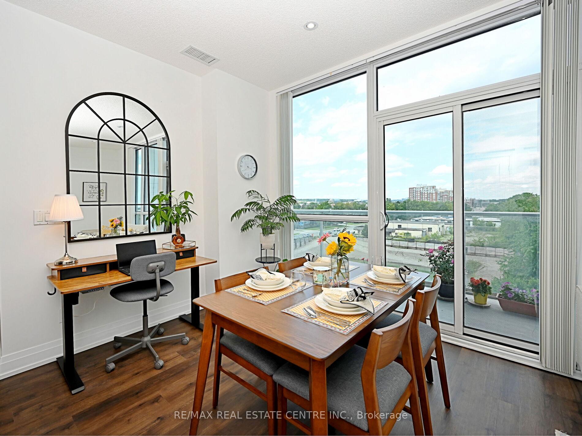 2 Bedrooms Condo at 65 Speers, Oakville For sale