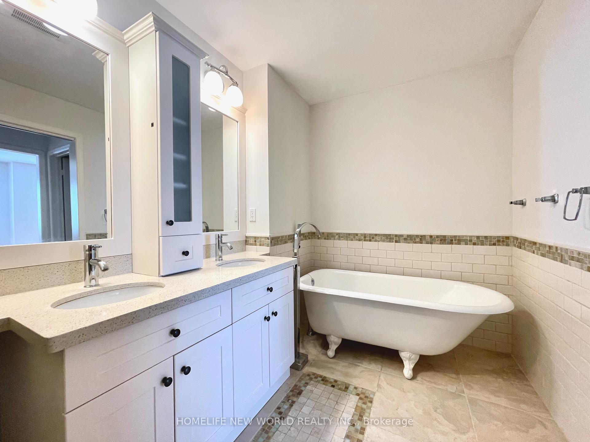 3 Bedrooms Condo at 11 Everson, Toronto For sale
