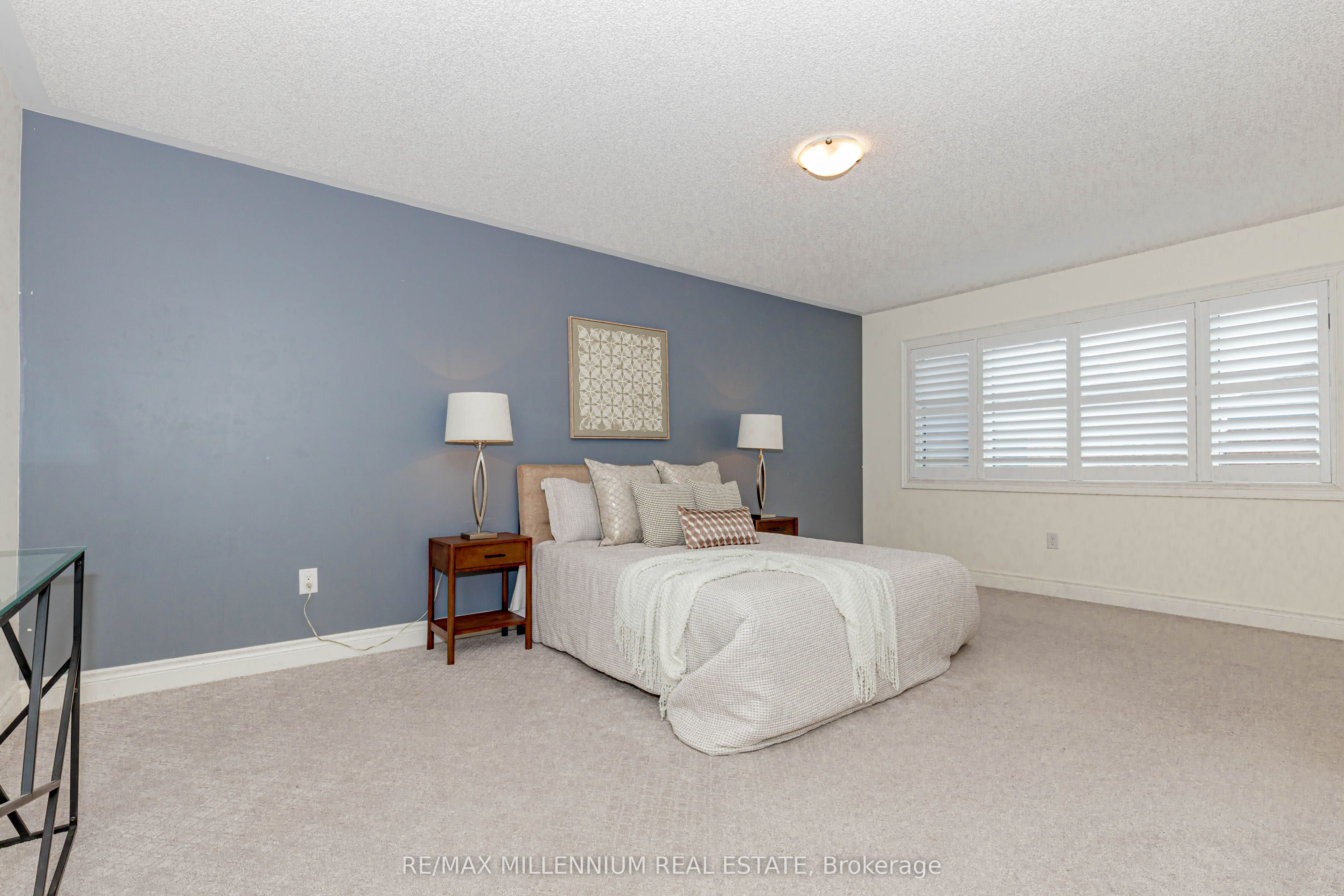 1238 Bowell Crescent