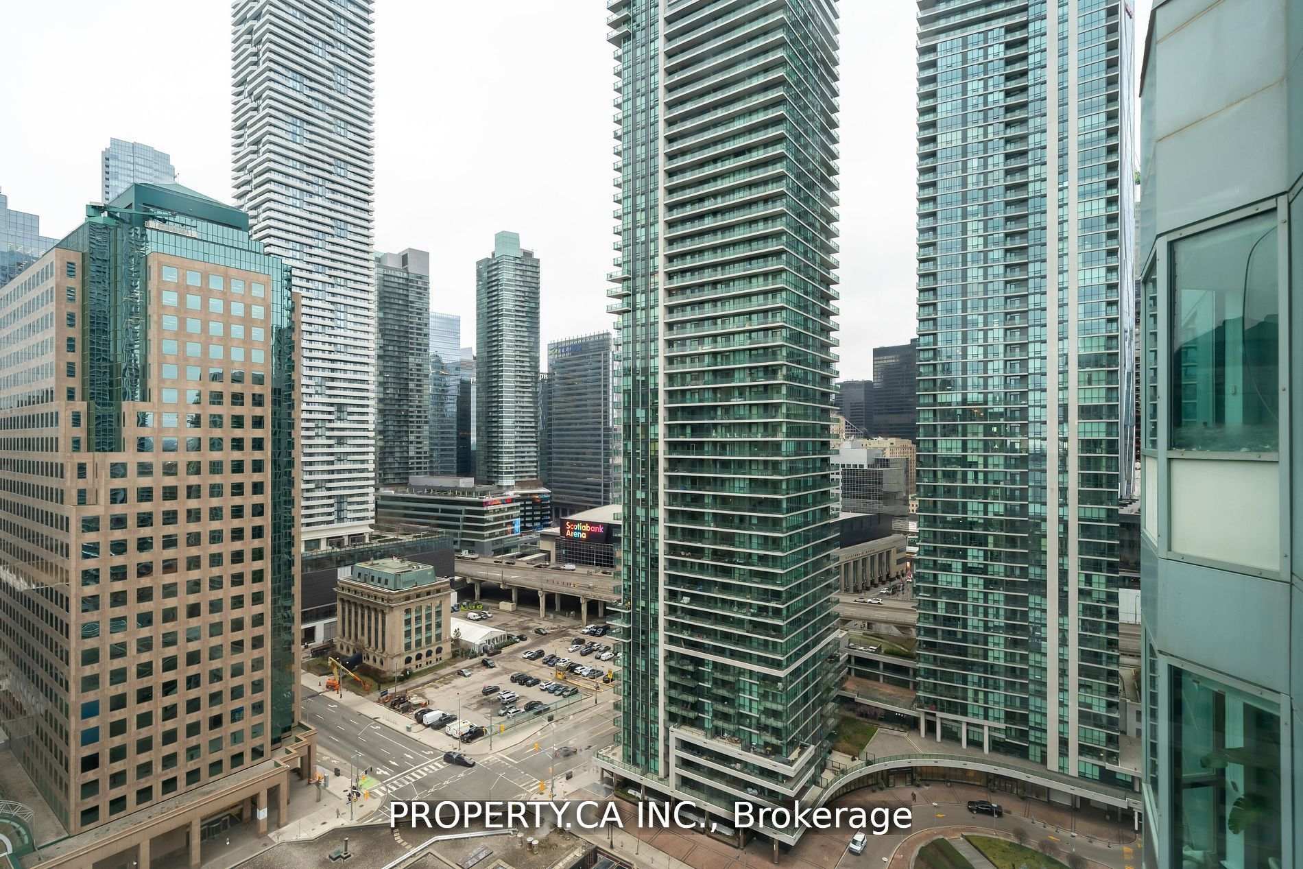 2 Bedrooms Condo at 10 Queens, Toronto For sale