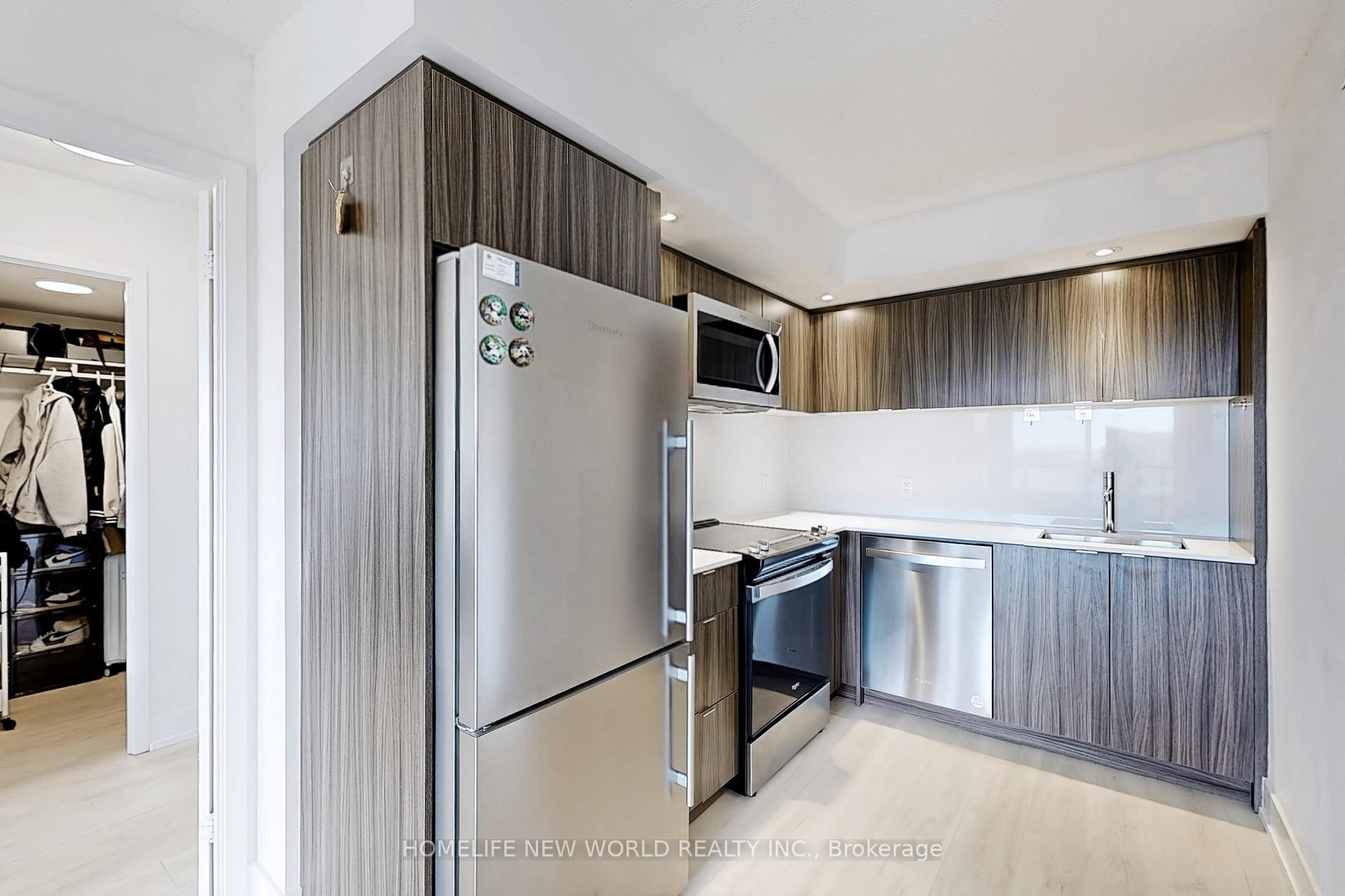 2 Bedrooms Condo at 10 Eva,  Toronto For sale