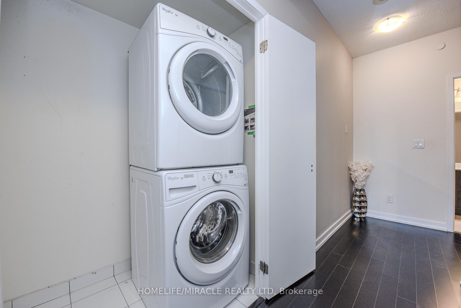 2 Bedrooms Condo at 4011 Brickstone,  Mississauga For sale