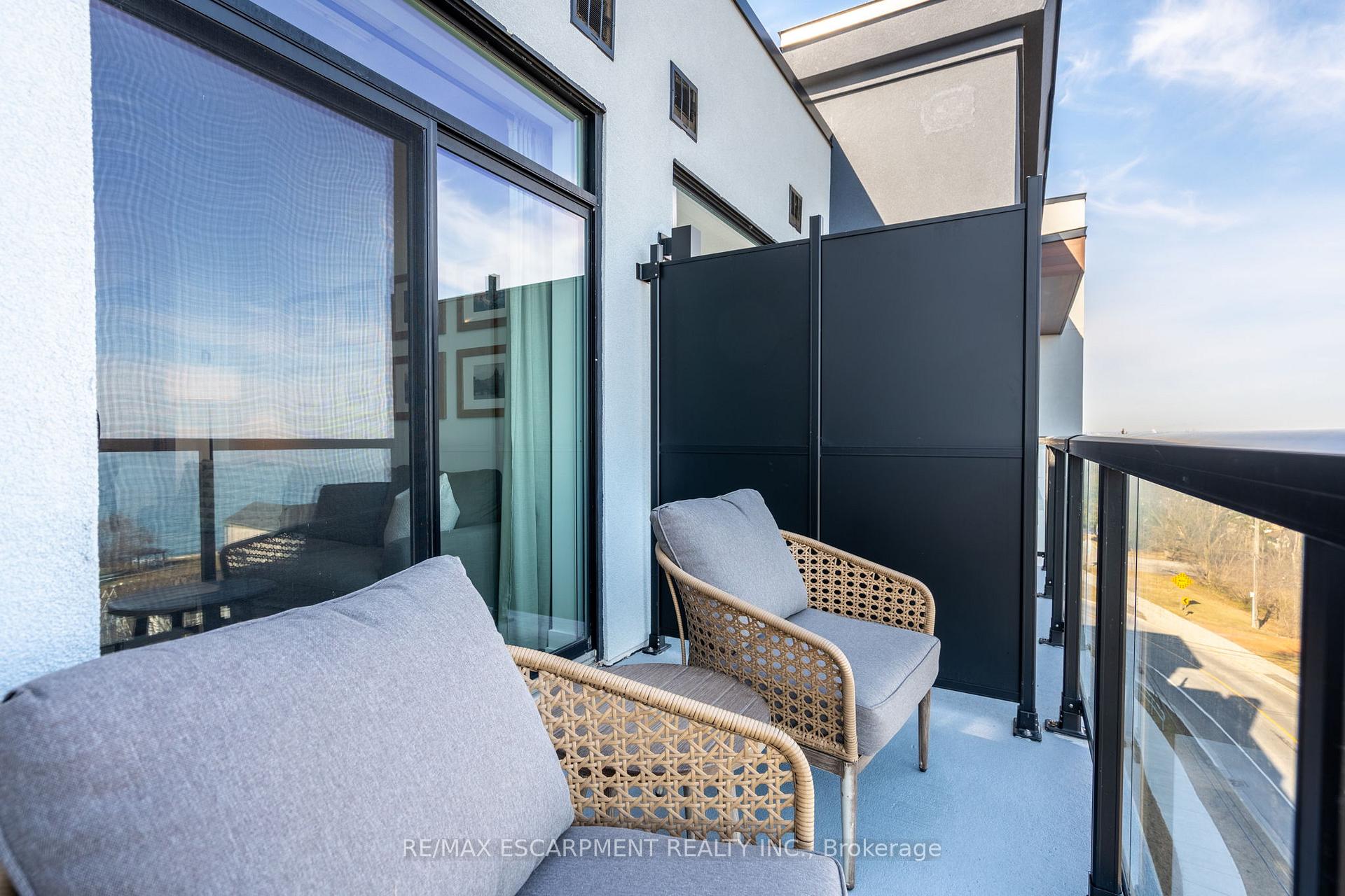 1 Bedroom Condo at 600 North Service, Hamilton For sale